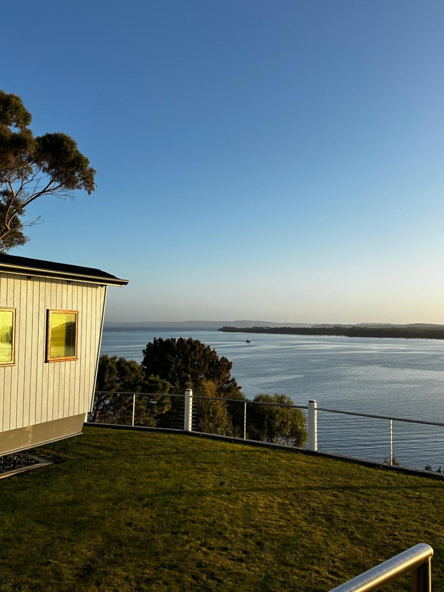 Wheelhouse Apartments Стран Екстериор снимка