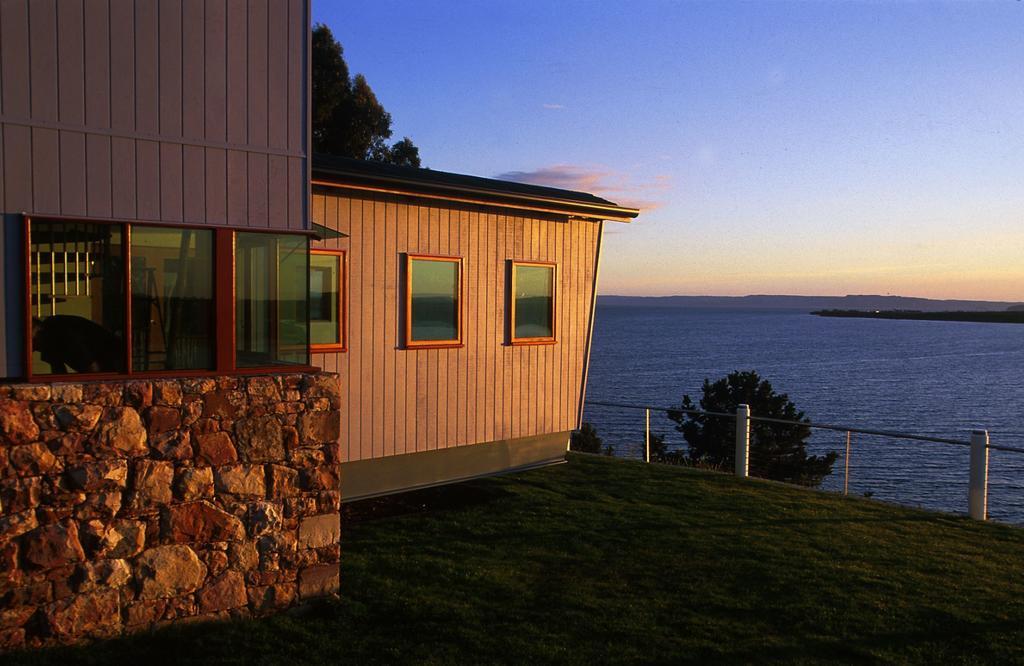 Wheelhouse Apartments Стран Стая снимка