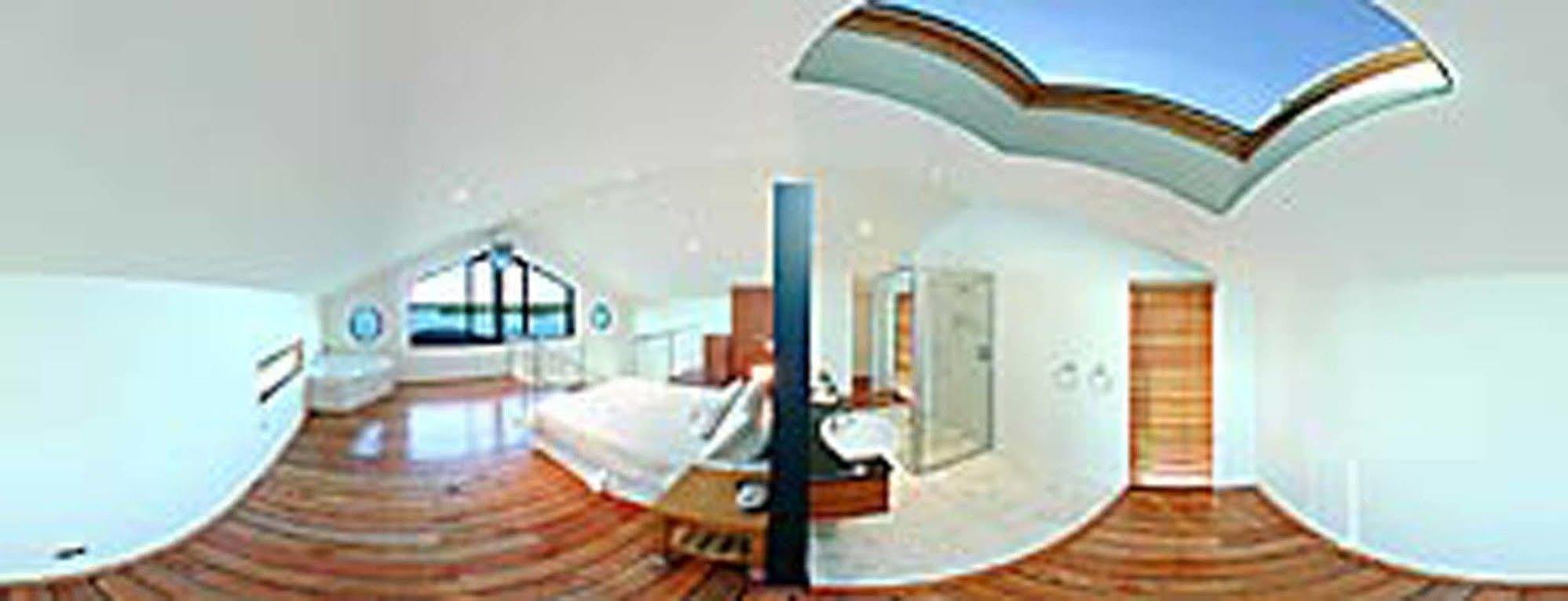 Wheelhouse Apartments Стран Екстериор снимка